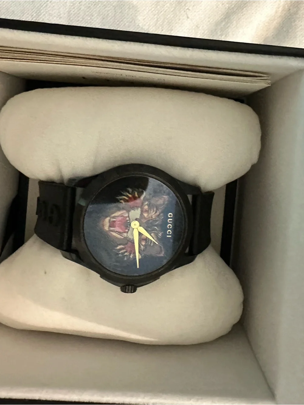 Gucci men watch